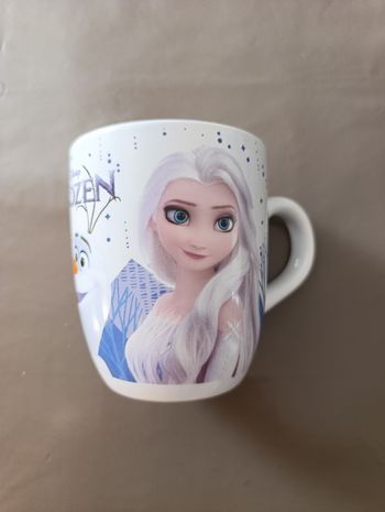 Joli mug la reine des neiges TBE 