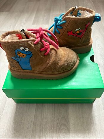 UGG x sesame street taille 25