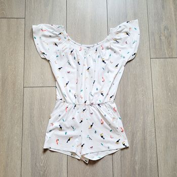 Combinaison short blanc, à motif perroquet. Fille 8 ans. Marque Kiabi