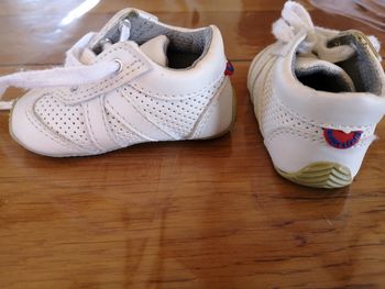 Chaussures souples. 6/9 mois