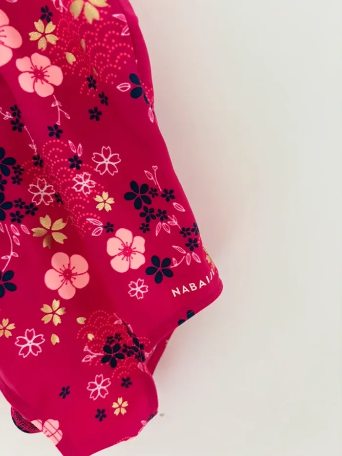 Maillot de bain Nabaiji rose 24 mois – Très bon état, parfait pour bébé nageuse - photo numéro 2