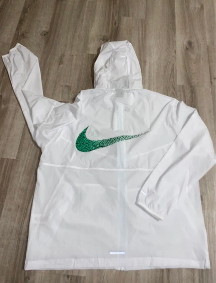 Nike Impossibly Light EK Windrunner - photo numéro 3