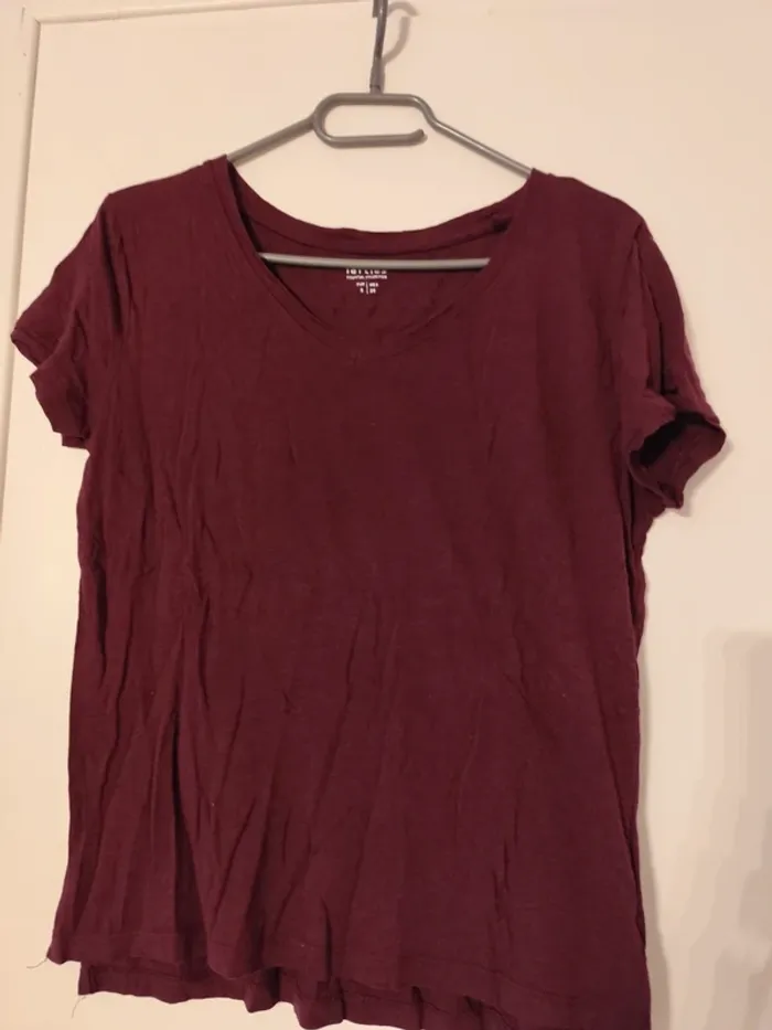 Tee shirt bordeau - photo numéro 2