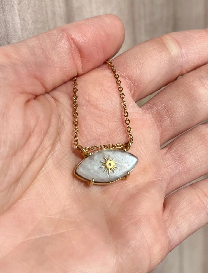 Collier grigri œil Pierre de Lune - photo numéro 4
