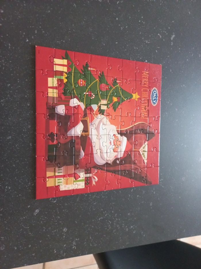 Puzzle de Noël 56 pièces et puzzle looney tunes 48 pieces - photo numéro 4