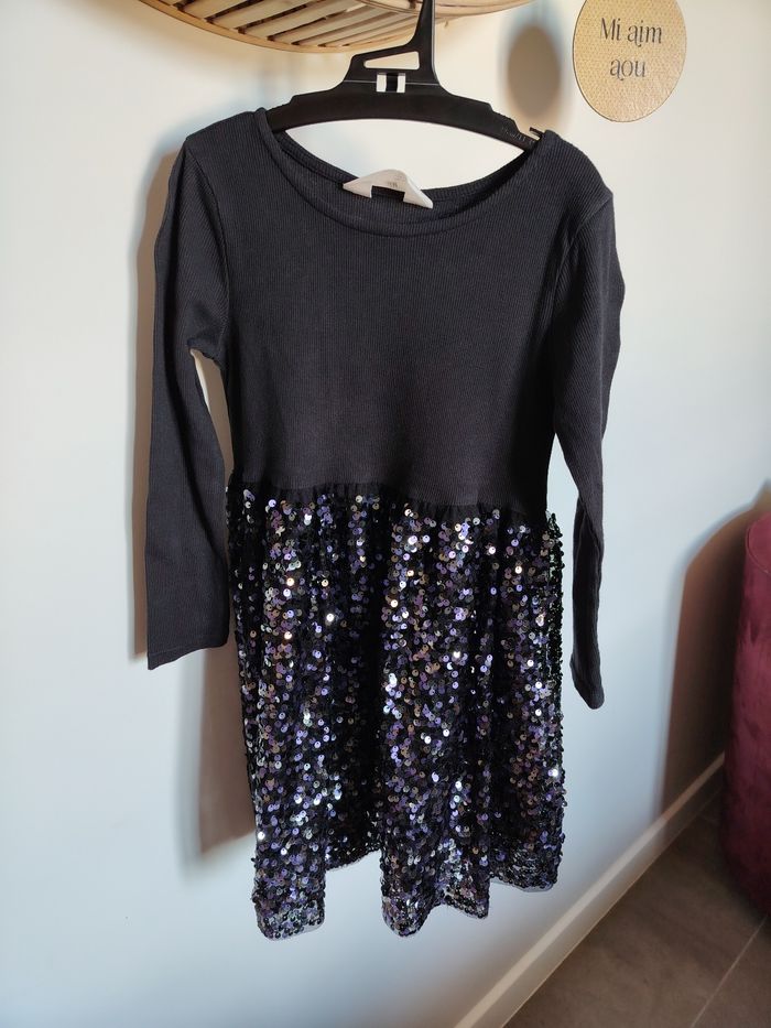 Robe à sequins 6ans 116cm