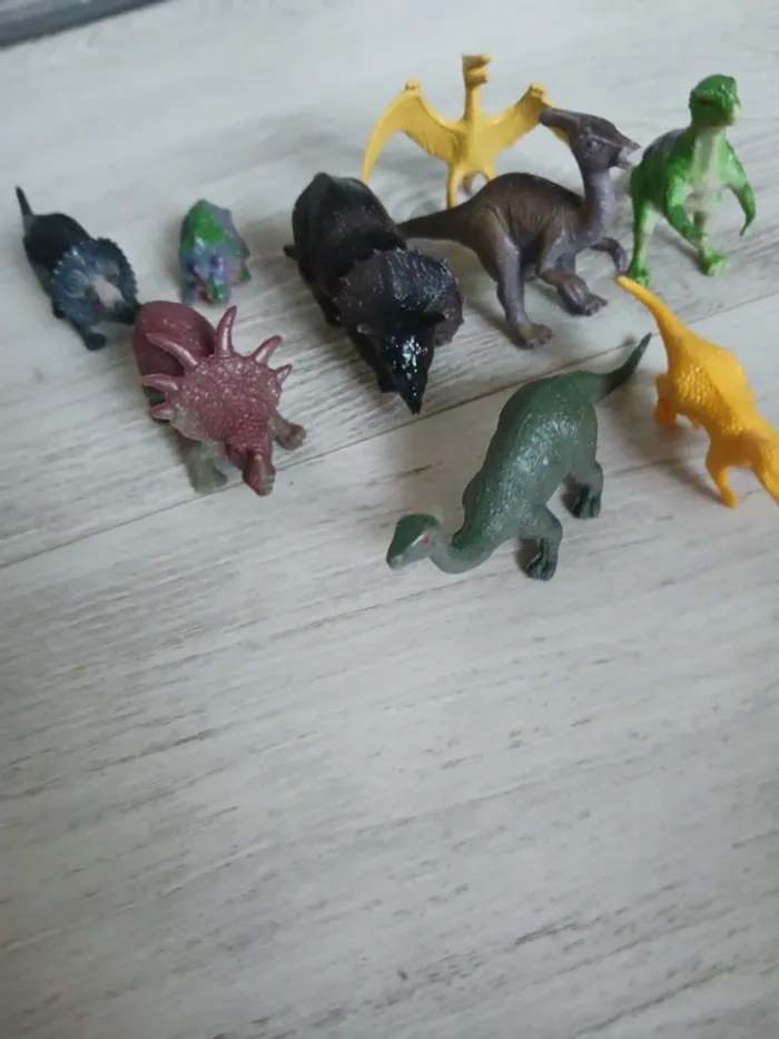 Lot dinosaures - photo numéro 2