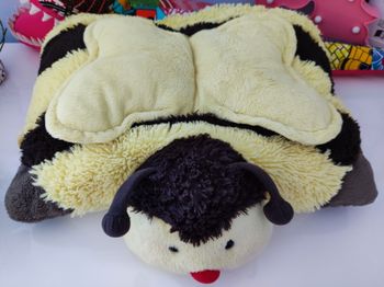 Grand coussin tout doux Maya l'abeille