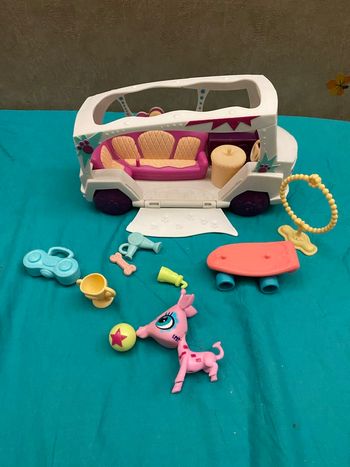 Littlest pet shop limousine