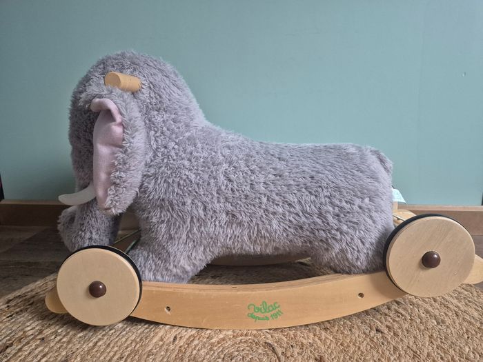 Éléphant a bascule et a roulettes  Vilac - photo numéro 2