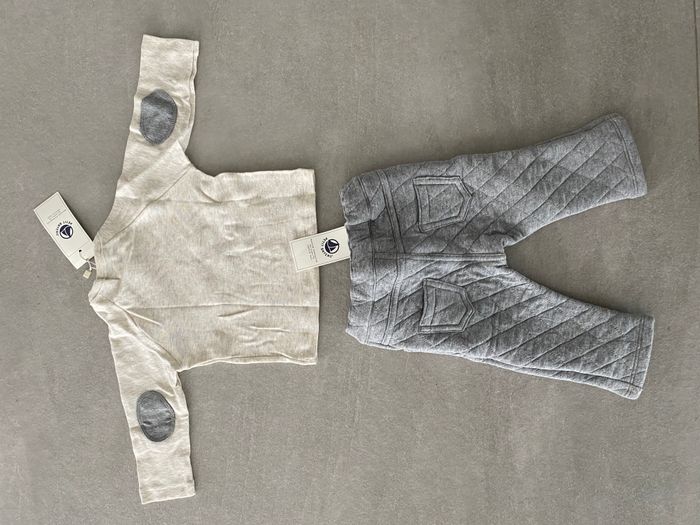 Ensemble Petit Bateau 6 mois NEUF - photo numéro 2