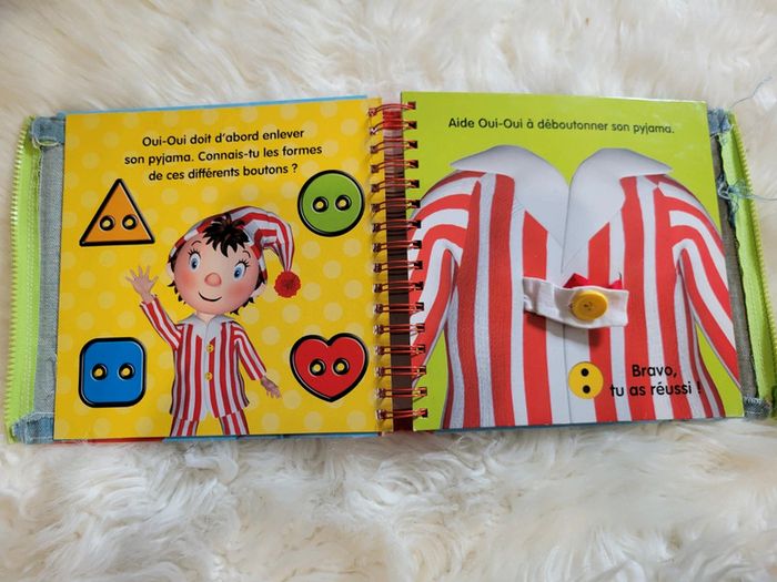 Livre Oui Oui appeend a s habiller - photo numéro 3