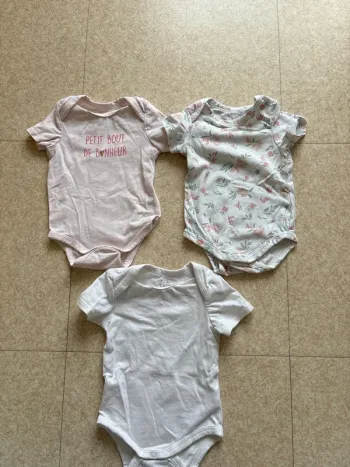 Lots bodys 1 mois manches courtes