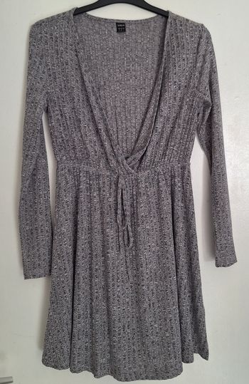 Robe couleur unie, simple et fluide