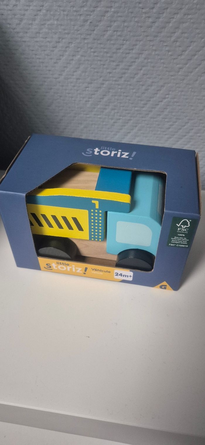 Voiture en bois - photo numéro 2