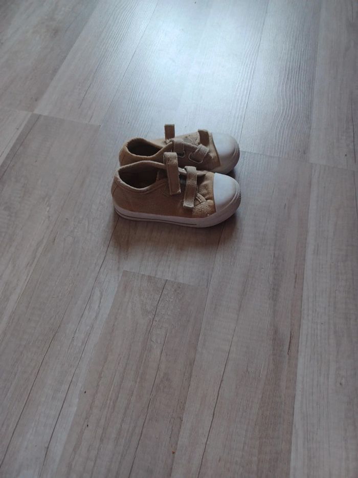 Très jolie chaussures pour bébé - photo numéro 2