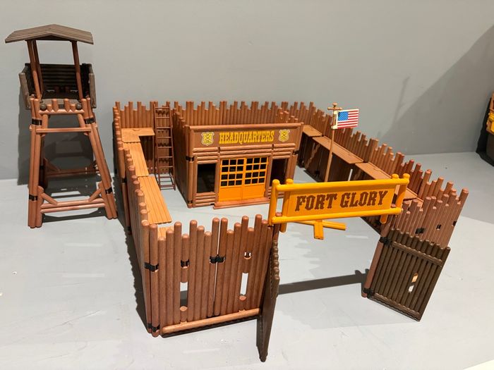 Playmobil Fort Glory Western vintage Cowboy Indien Fort avec tourelle de garde Drapeau US Quartier générale - photo numéro 5