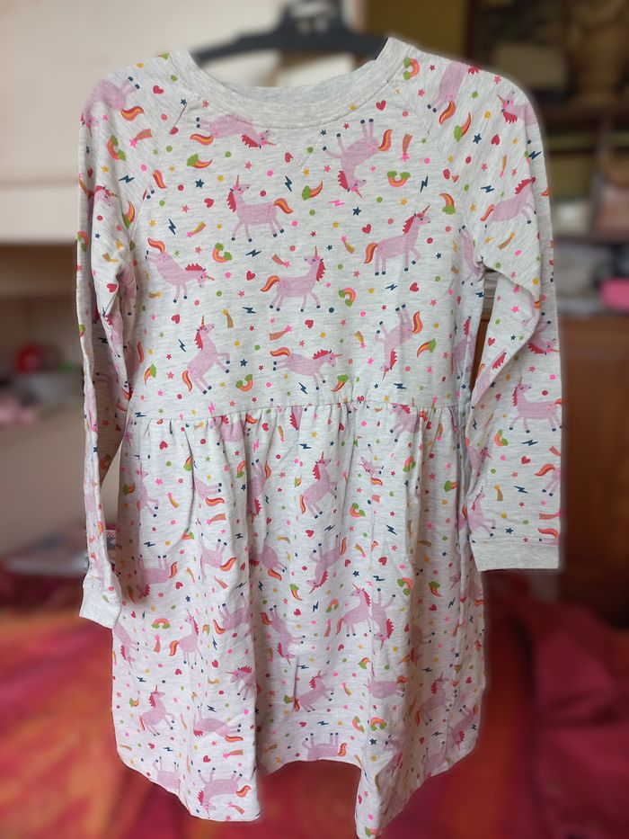 Belle robe manches longues - licornes - 10 ans