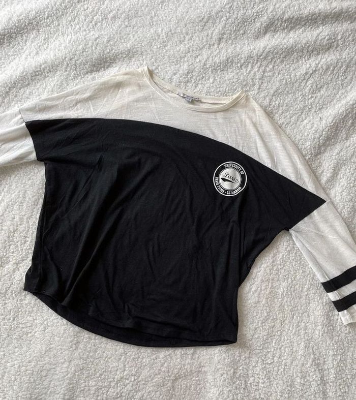 Haut t-shirt noir blanc bicolore uni basique simple logo col rond manches trois quarts