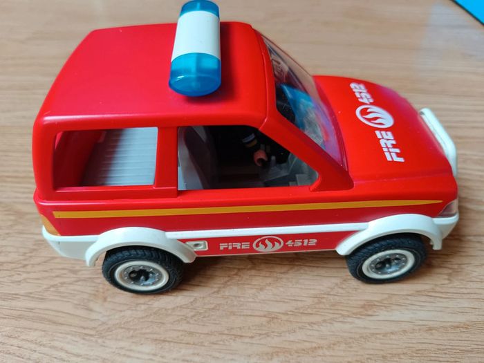 Voiture d'intervention du chef des pompiers Playmobil - photo numéro 5