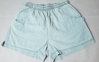 short femme léger
