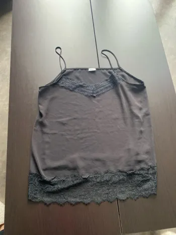 Débardeur dentelle noir en très bon état Pimkie