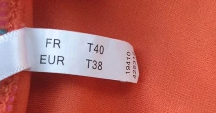 Maillot de bain 2 pièces (bikini) Taille 90B pour le haut et taille 40 pour le bas - photo numéro 10