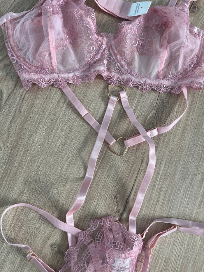 Ensemble sexy lingerie rose dentelle avec lanière neuf taille L - photo numéro 3