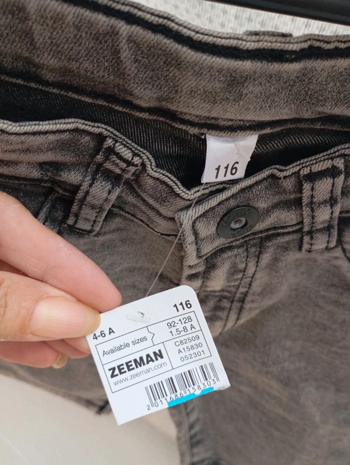 Short neuf - photo numéro 3