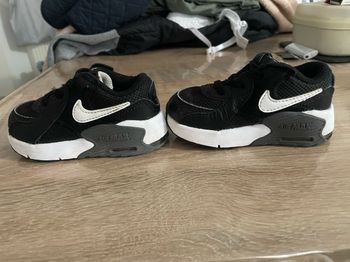 Chaussure air max taille 22