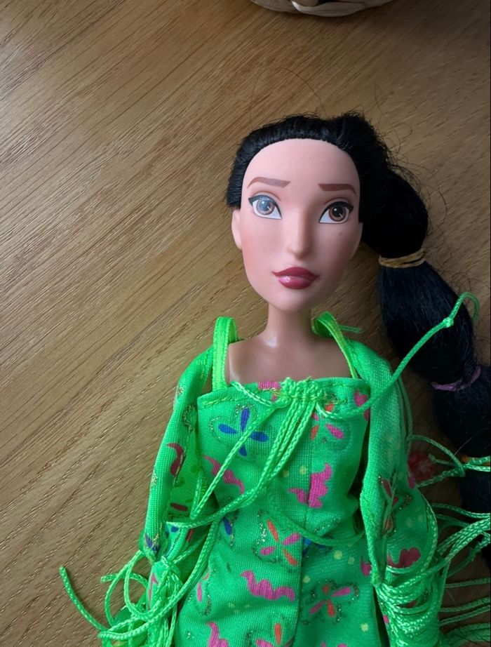 Poupée mannequin Pocahontas Disney