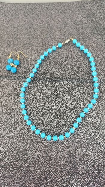 Parure collier et boucles d'oreilles fantaisie 