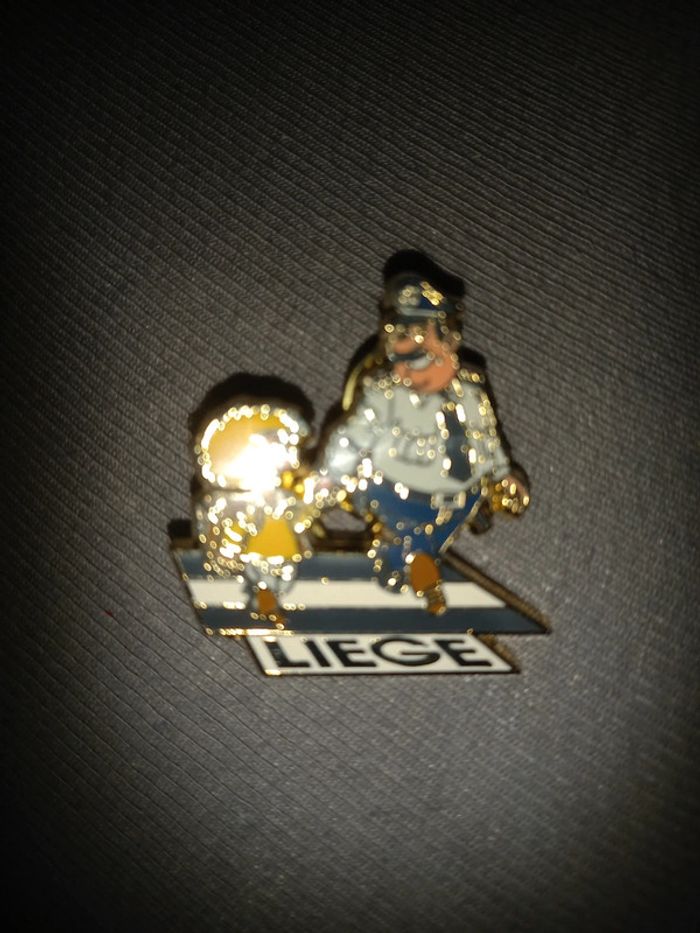 Pin's mittéi liège - photo numéro 8