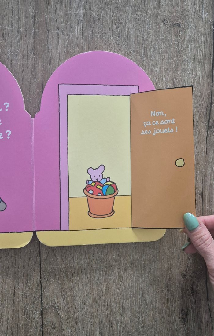 Livre Bébé T'choupi Miam mon biberon - photo numéro 3