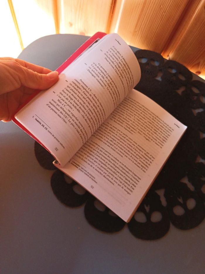 Livre La Place de Annie Ernaux - photo numéro 9