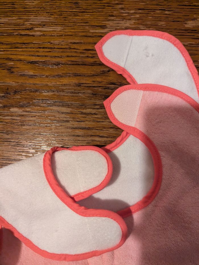 Bavoirs rose et blanc - photo numéro 2