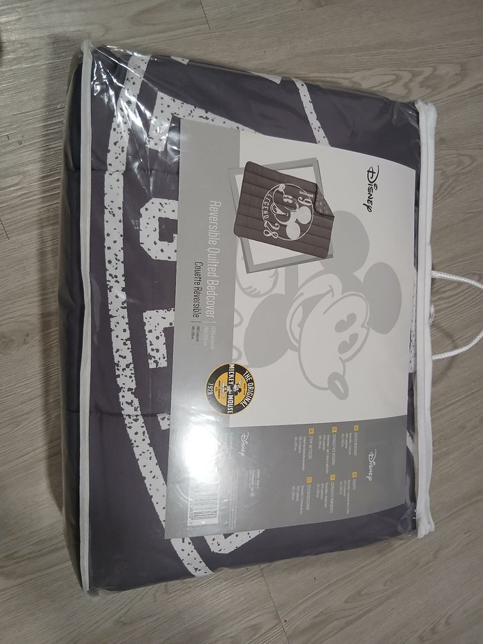 Couette Disney mickey 140x200 cm neuf