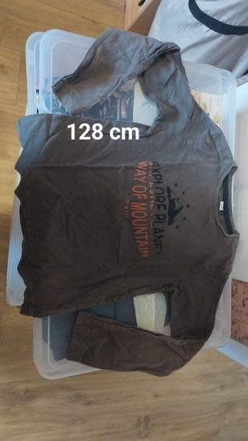 Blouse garçon taille 128.  8 ans