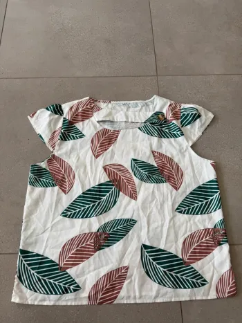 Haut multicolore, très bon état, taille XL