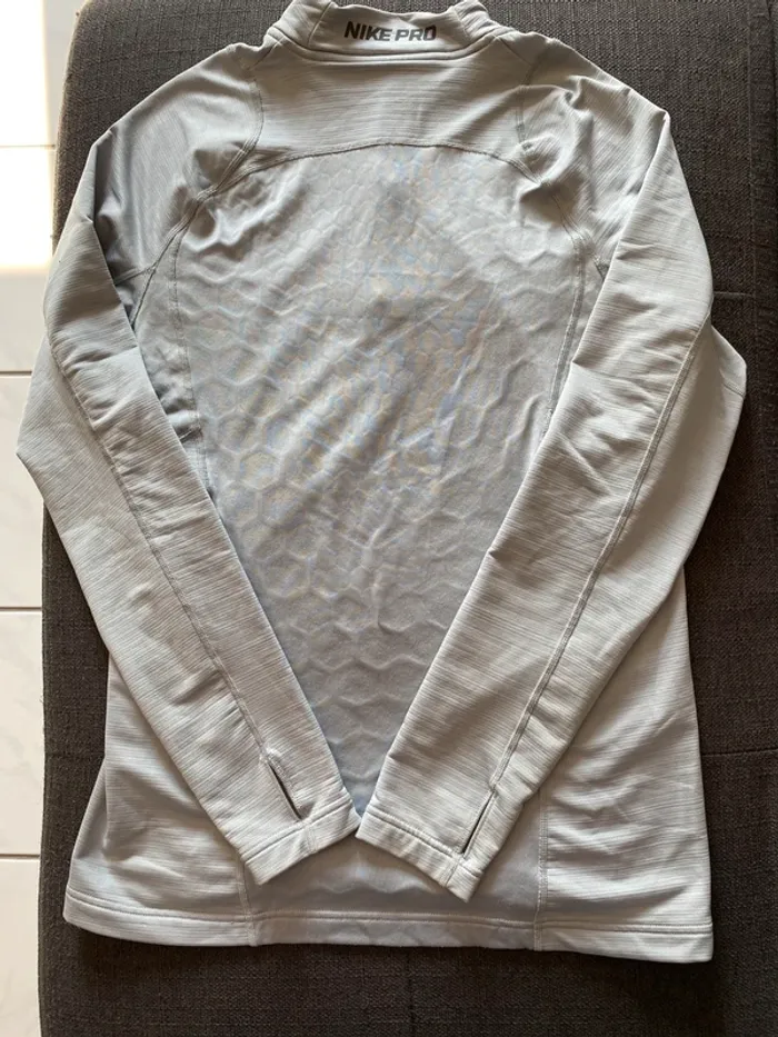 Haut Nike Pro 1/4 Zip Gris Clair taille M- Parfait pour Sport et Lifestyle - photo numéro 4
