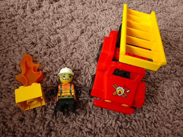 Lego Duplo pompier - photo numéro 2