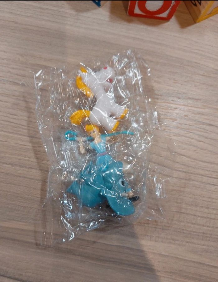 🎁 Lot 3 Figurines Toy Story – Neuf & Emballé – Bo Peep, Trixie & Bouton d’Or (Buttercup) - photo numéro 5