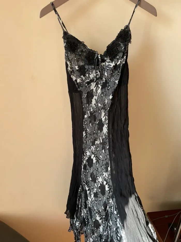 Robe noire et blanche - photo numéro 7