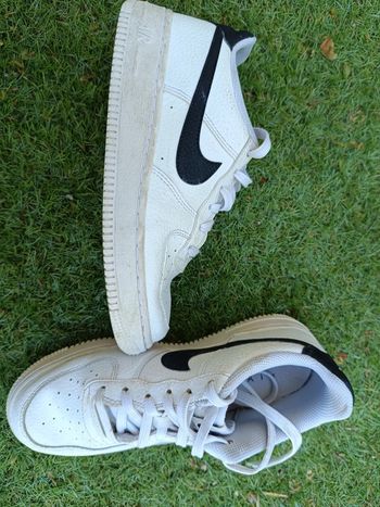 Nike air taille 38 noir et blanc