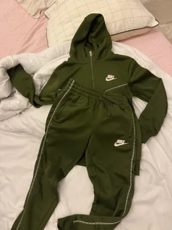 Jogging Nike 7 ans