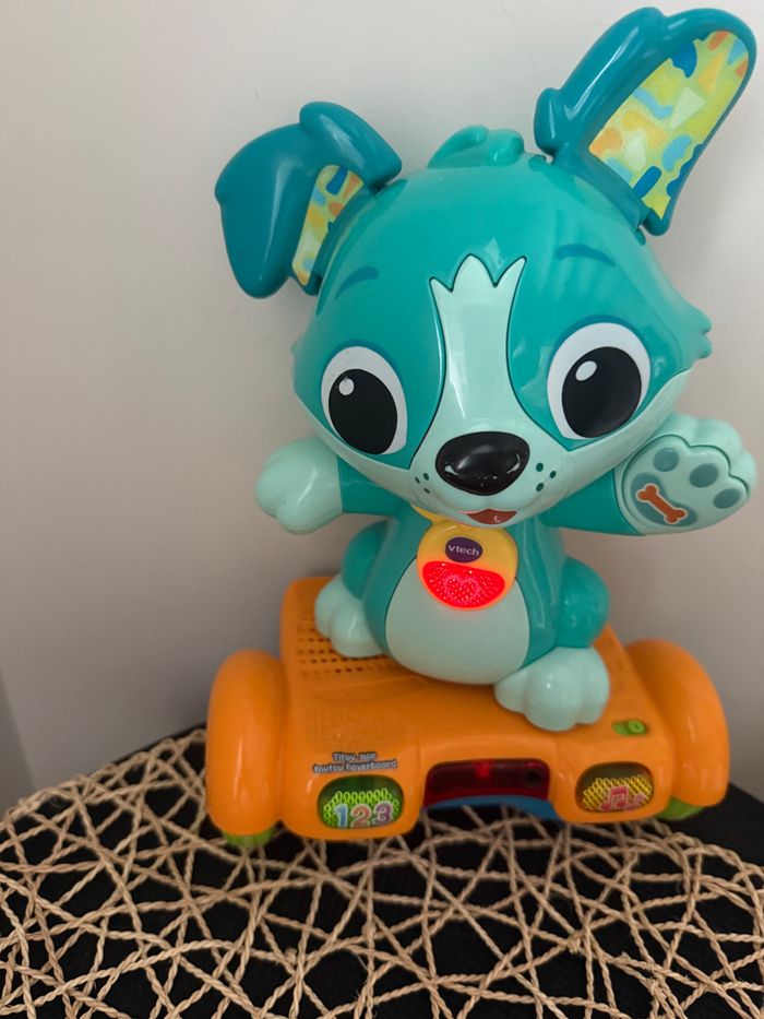 Titou mon toutou hoverboard VTECH BABY le jeu d'éveil
