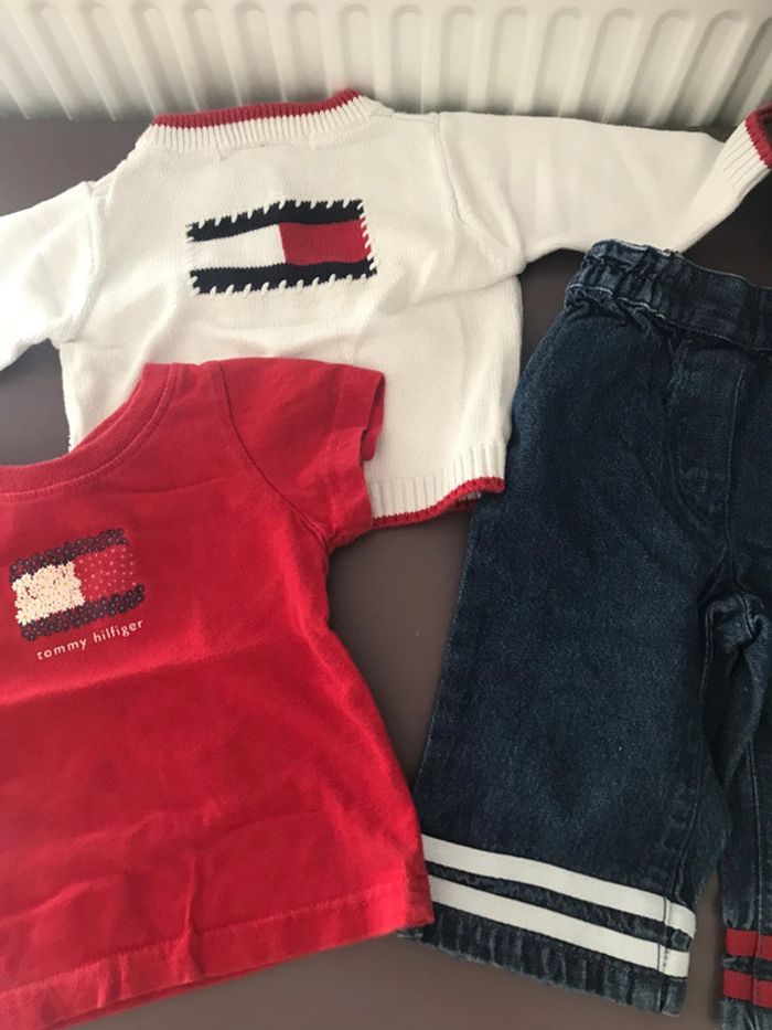 Ensemble Tommy Hilfiger 3 / 6 mois