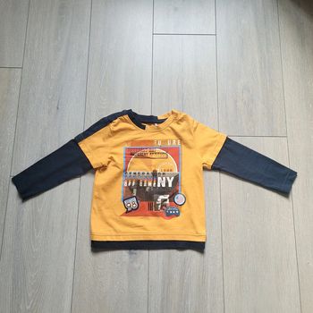 Maillot manche longue  moutarde et noir. Garçon 3 ans. Marque Orchestra