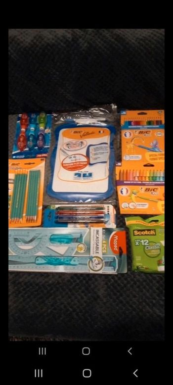 Lot scolaire 8 articles neuf