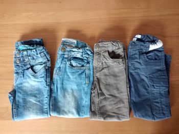 Lot 4 pantalons garçon 4 ans